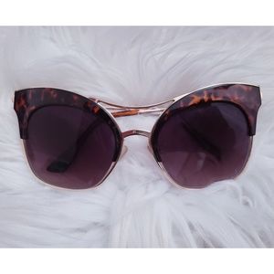 Beautiful Cat Eye Sunglasses!